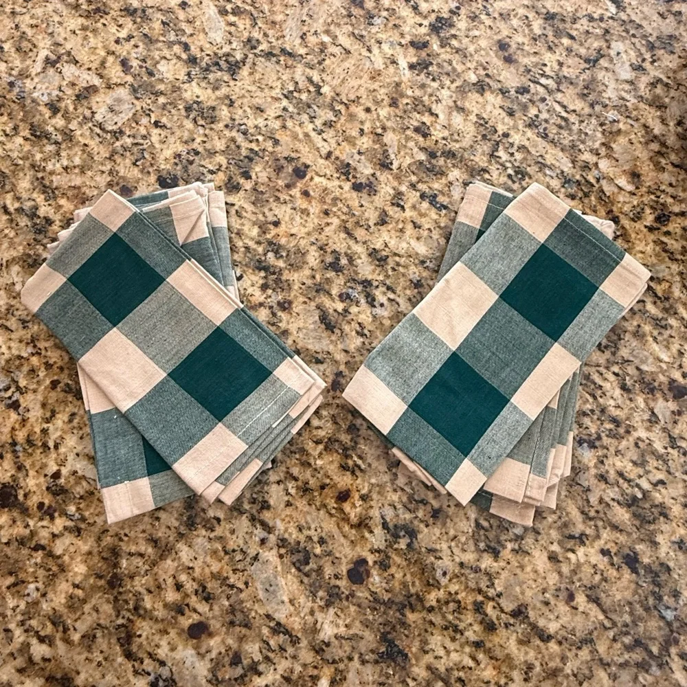 Green and White Plaid Napkins…never used!